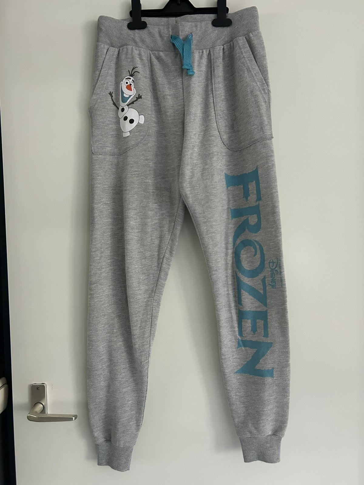 Grijze Frozen joggingbroek - maat 34, Kleding | Dames, Ophalen of Verzenden, Gedragen, Maat 34 (XS) of kleiner, Grijs