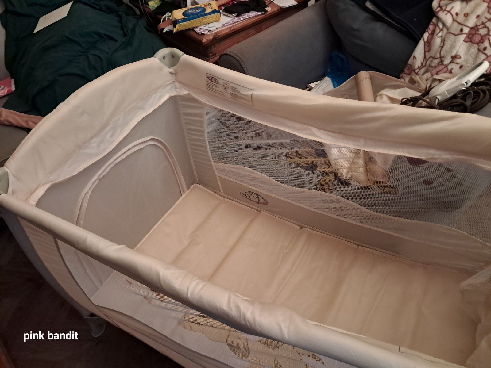 Reisbedje/Campingbedje met leuke hondenprint, Kinderen en Baby's, Ophalen, Gebruikt, Reisbedje