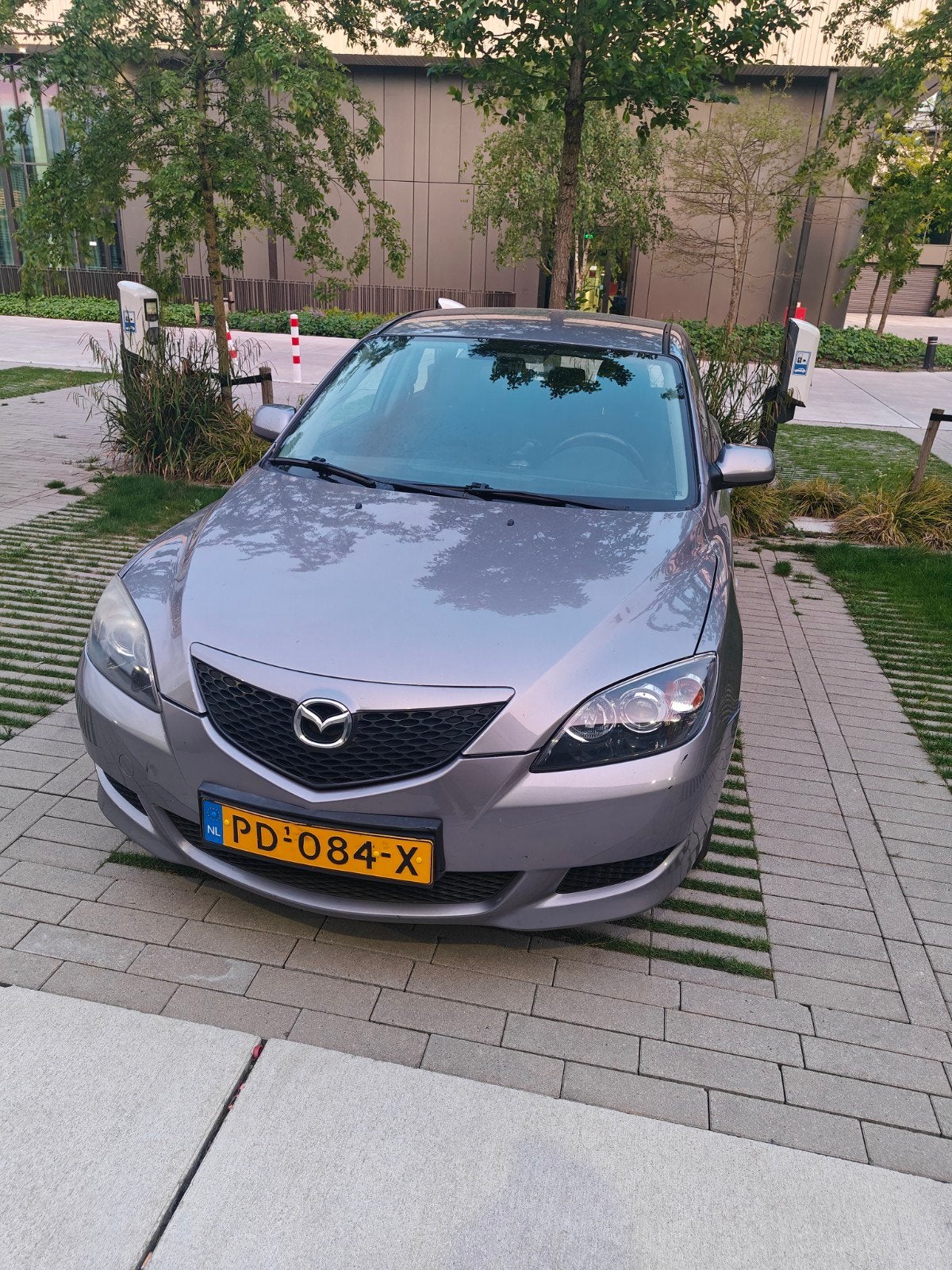 Mazda 3 1.6 Hatchback 2005 Grijs, Auto's, Mazda, Particulier, Benzine, C, Hatchback, Handgeschakeld, Geïmporteerd, Zilver of Grijs