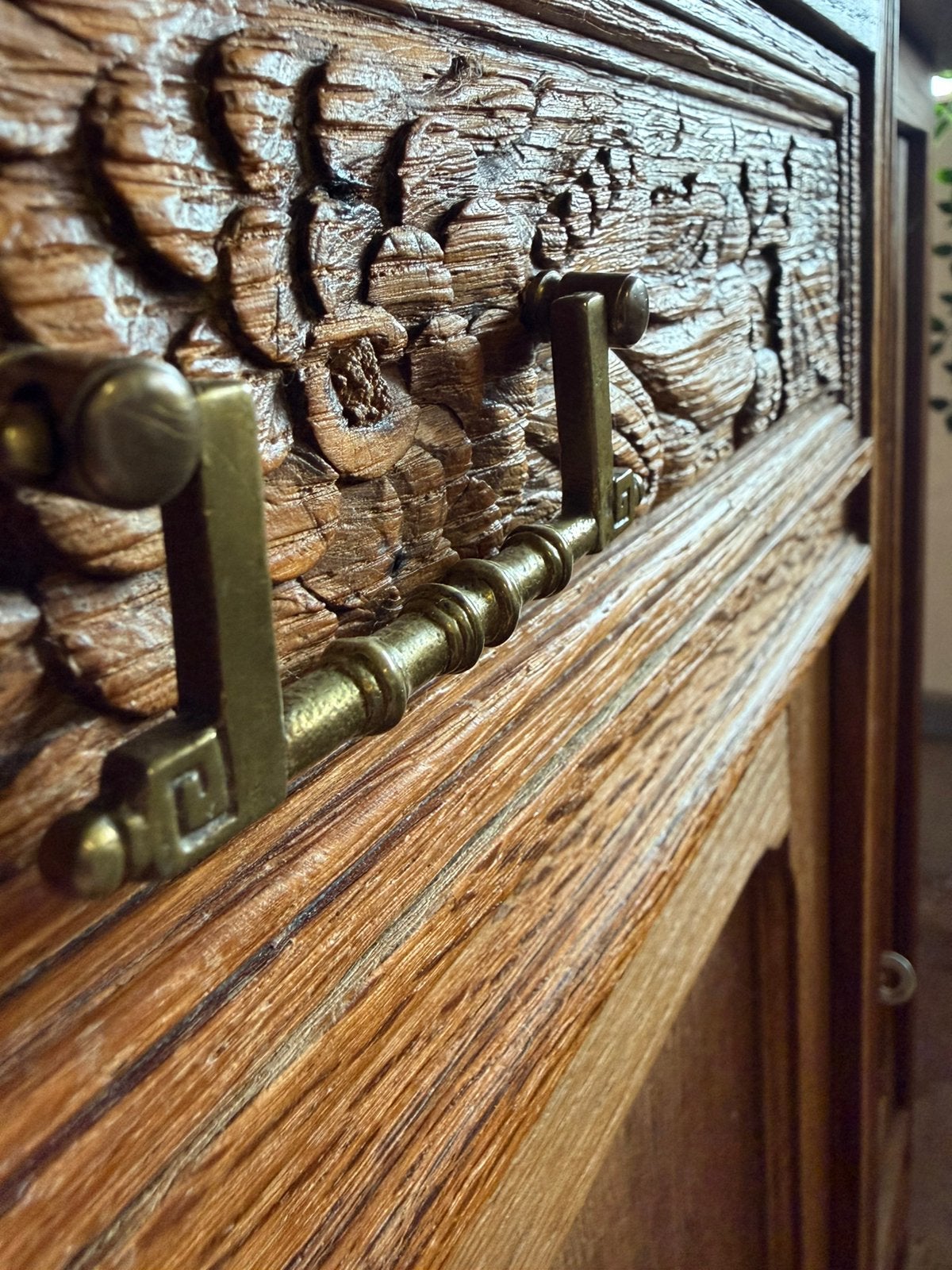 Vintage houten dressoir houtsnijwerk marmeren blad, Huis en Inrichting, Ophalen, Gebruikt, 100 tot 150 cm, Met lade(s)