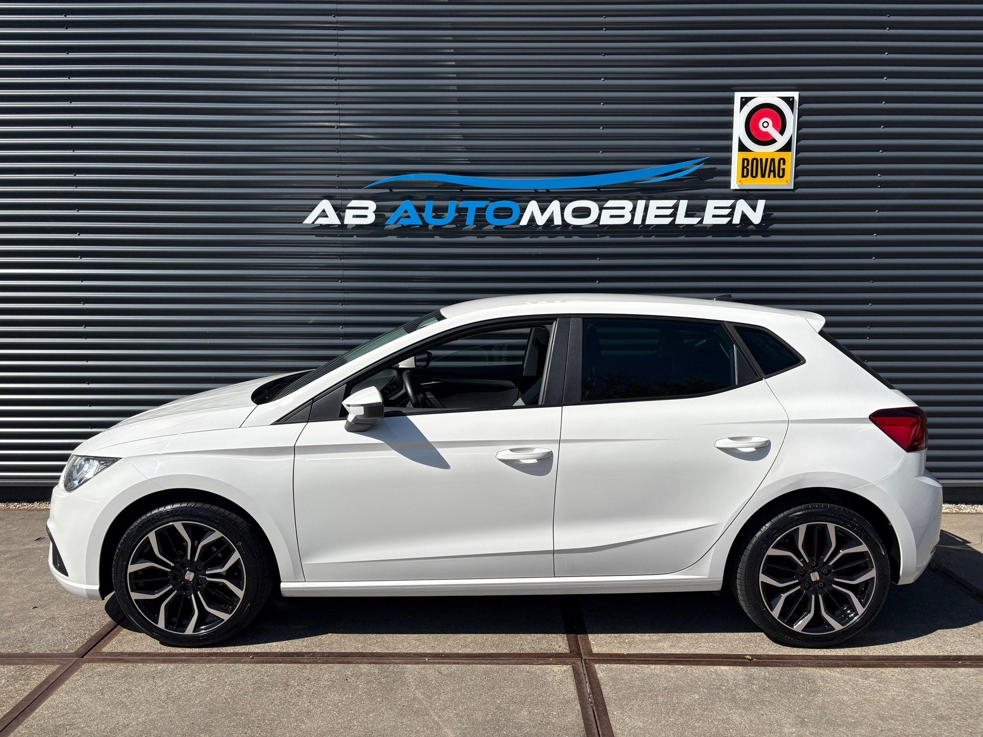 Seat Ibiza 1.0 TSI Style Business Intense CARPLAY/ PDC, Voorwielaandrijving, Dealer onderhouden, Gebruikt, 95 pk