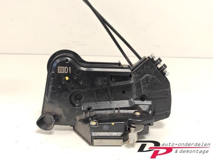 Deurslot Mechaniek 4Deurs rechts-voor van een Peugeot 108, Gebruikt, -, -, Ophalen of Verzenden