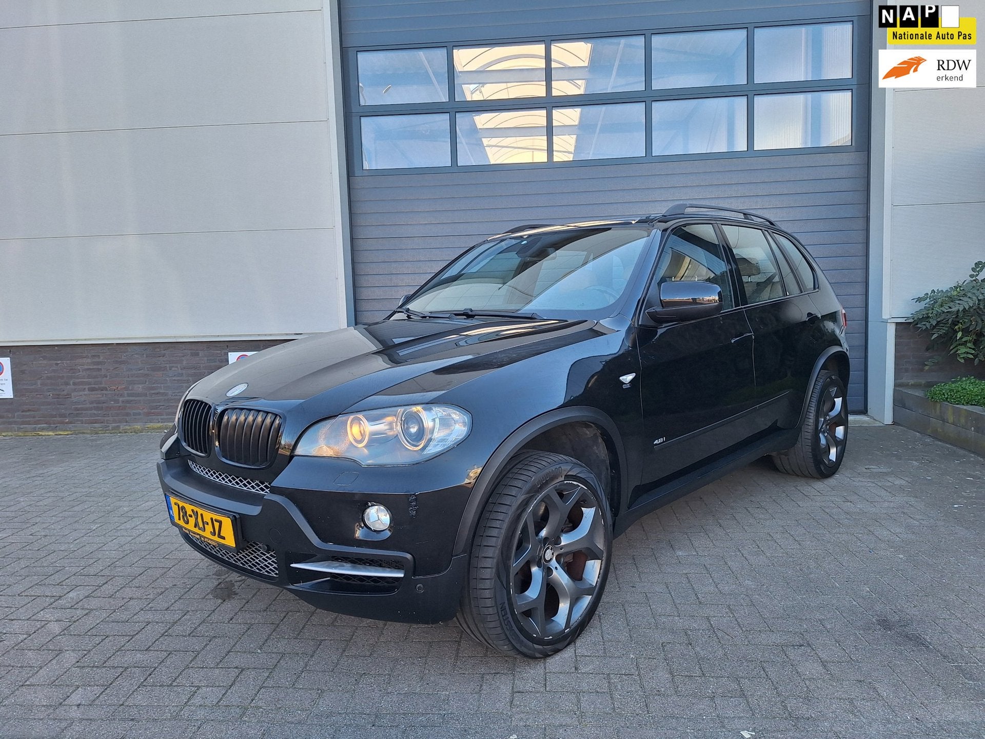 BMW X5 | XDrive48i High Executive | Bluetooth | Navi | V8 |, Auto's, Stof, Gebruikt, 138 €/maand, 4799 cc