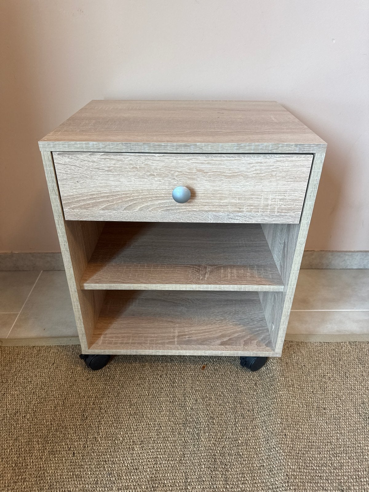 Nachtkastje/Bijzettafel met lade en wieltjes, Huis en Inrichting, Ophalen, Gebruikt, 55 tot 70 cm, 45 tot 65 cm