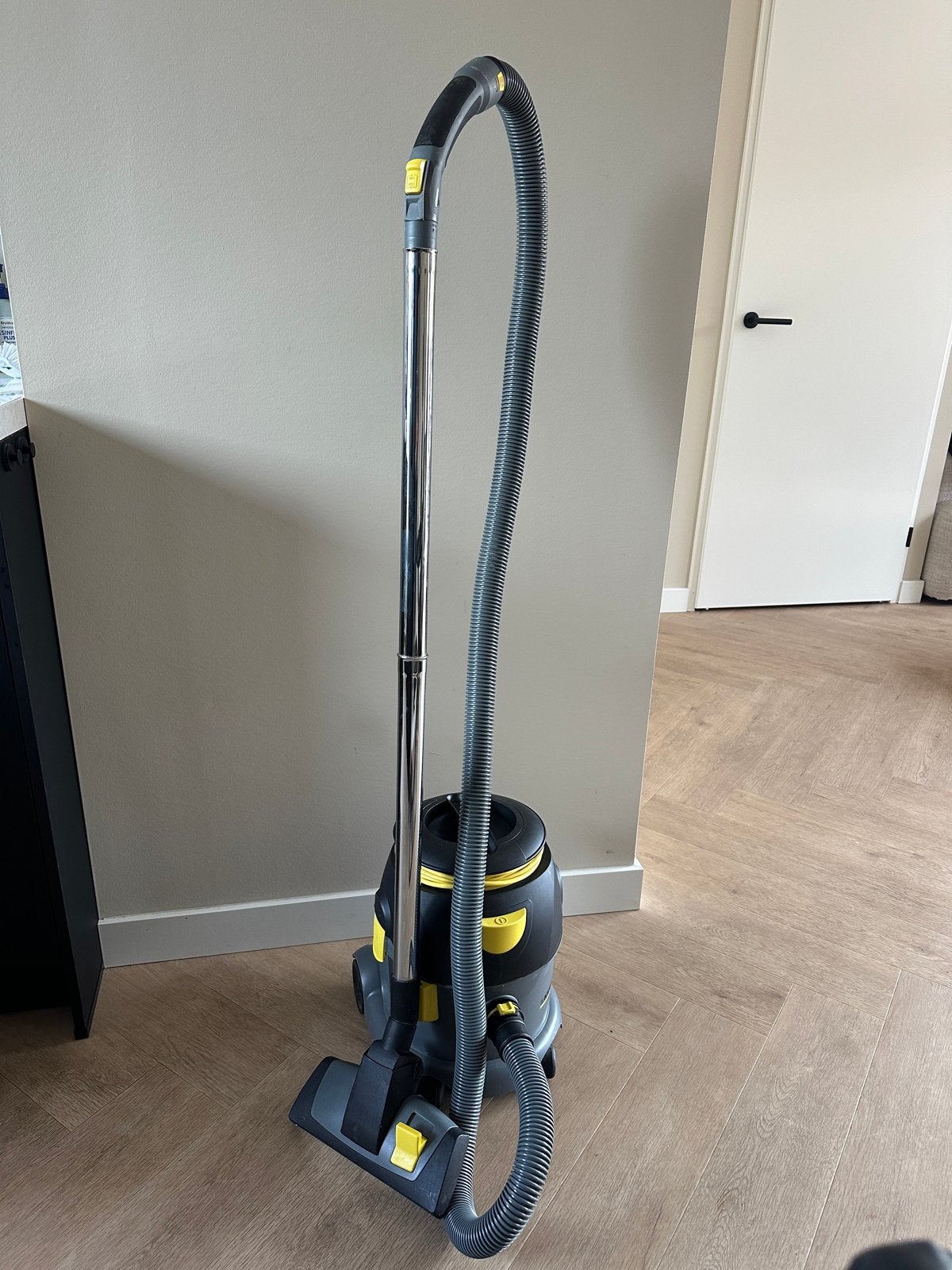 Kärcher T 10/1 Adv Stof- en Droogzuiger, Witgoed en Apparatuur, Stofzak, Kärcher, Ophalen of Verzenden, Zo goed als nieuw