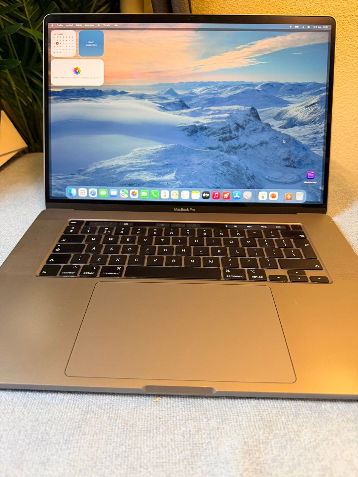 Foto 2 van Macbook pro 2019. 16 inch. 32 GB 512 GB