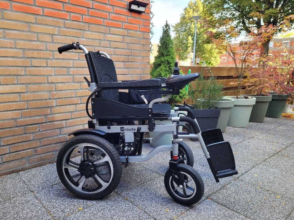 ELEKTRISCHE ROLSTOEL, Ophalen, Inklapbaar, Zo goed als nieuw, Elektrische rolstoel