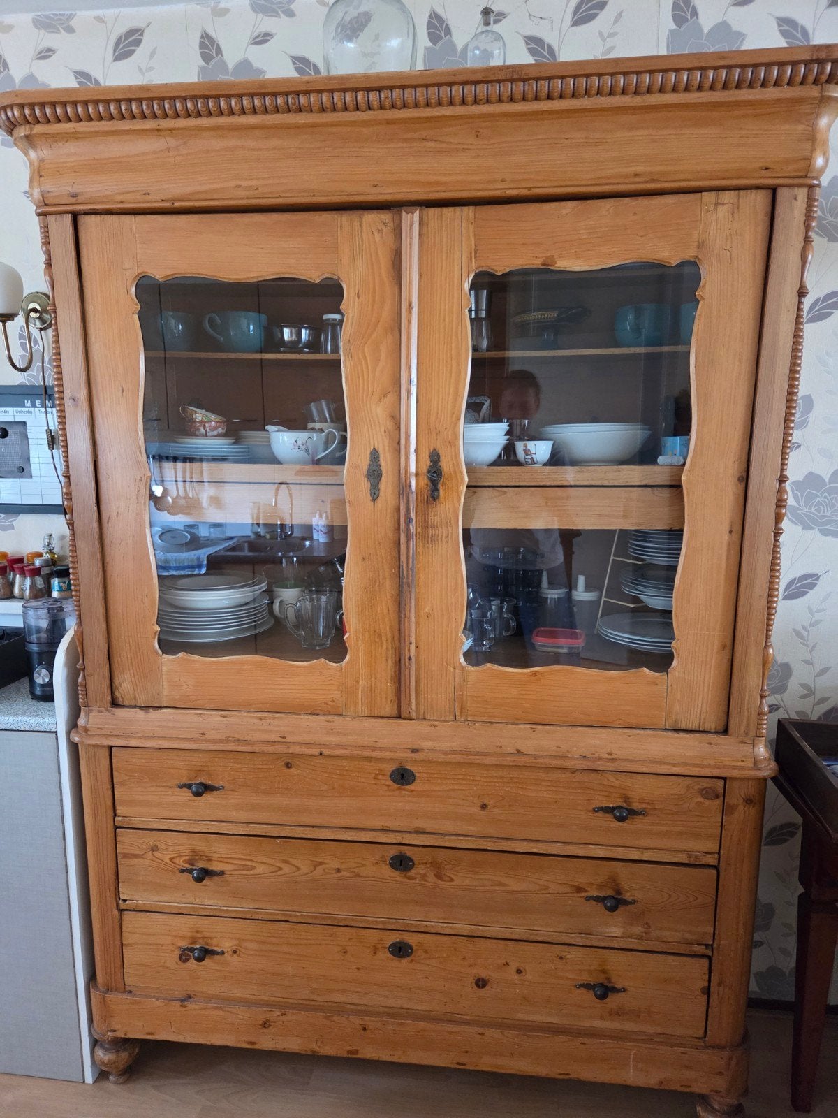 Mooie retro buffetkast met veel verborgen opbergruimte., Huis en Inrichting, Ophalen, Gebruikt, 100 tot 150 cm, 200 cm of meer