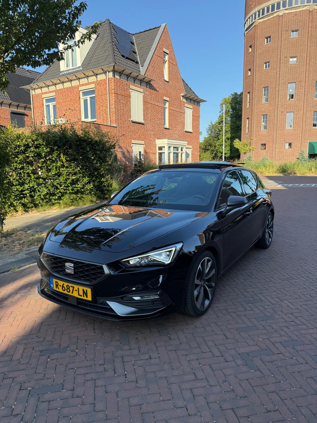 Seat Leon 2.0 TDI FR 150pk Dsg-7 2021 Zwart, Auto's, Seat, 4 cilinders, 150 pk, Leon, Leder en Stof