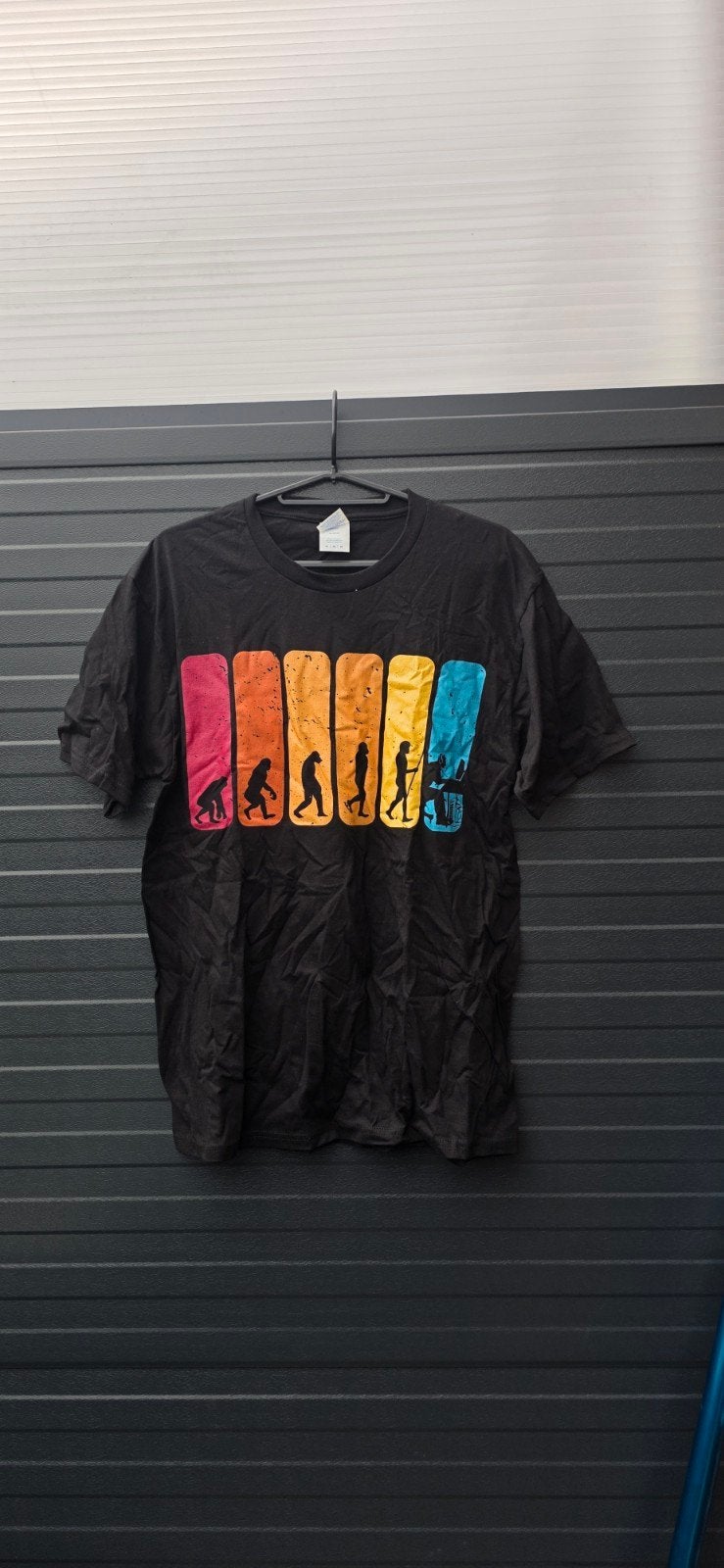 Zwart T-shirt met evolutieprint - Maat M, Kleding | Heren, T-shirts, Zwart, Gedragen, Gildan, Verzenden