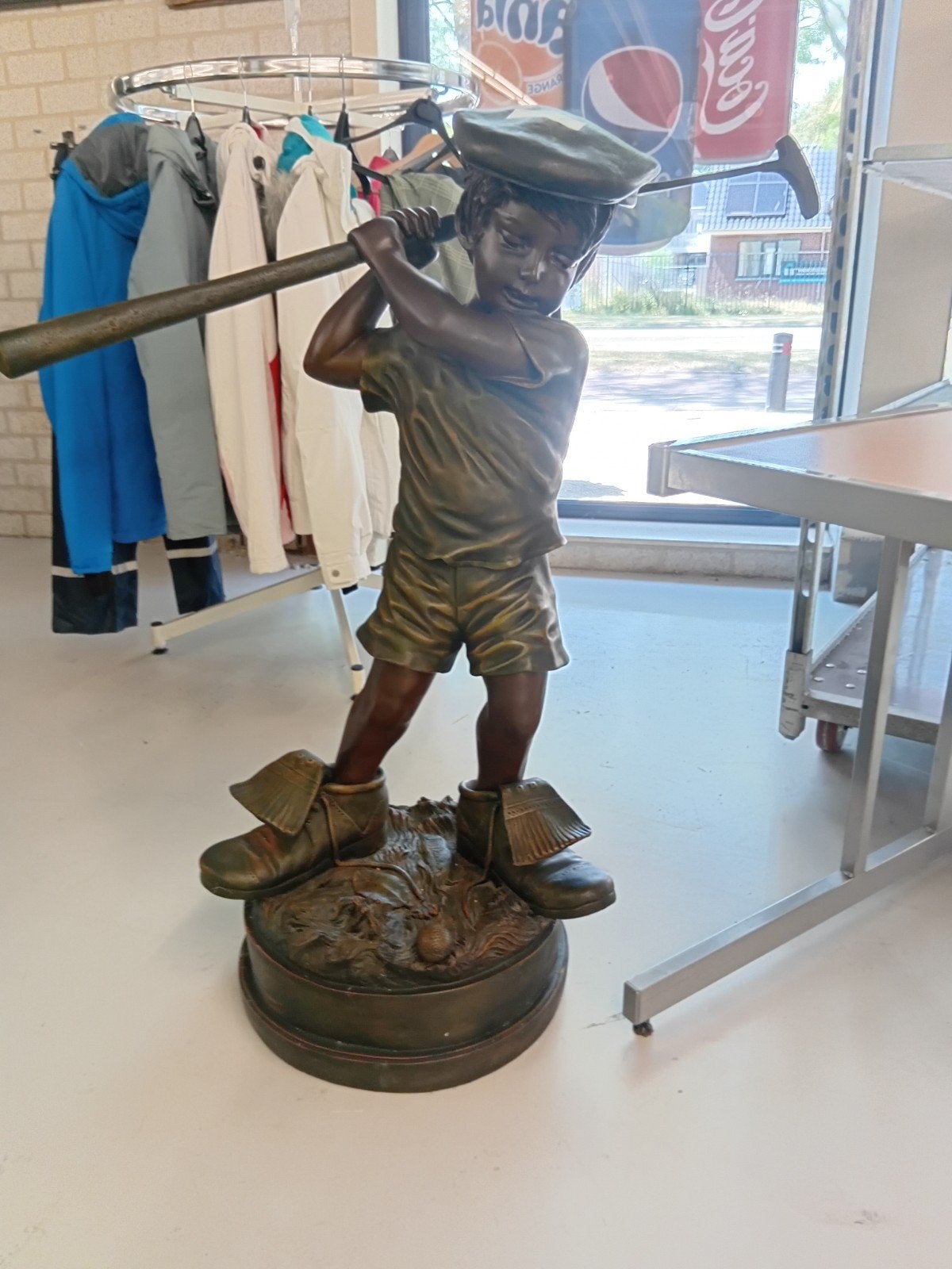 Beeld: Honkballende Jongen - Gesigneerd Jim Davidson, Ophalen, Brons, 1 meter - 2 meter, Bruin