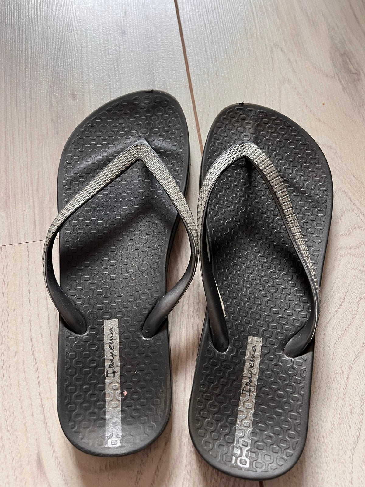 Ipanema slippers maat 37 - Zeer nette staat, Slippers, Zwart, Ophalen of Verzenden, Zo goed als nieuw