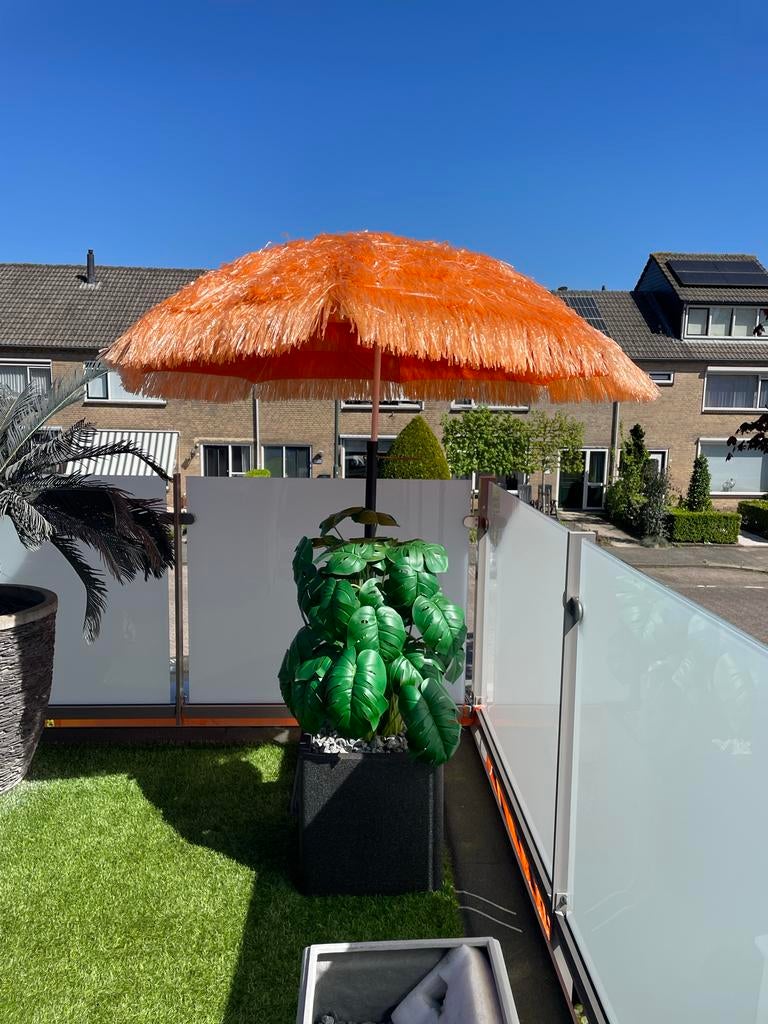 Oranje raffia parasol - zonder onderste paal koningsdag, Ophalen of Verzenden, Gebruikt, 1 tot 2 meter, Stokparasol