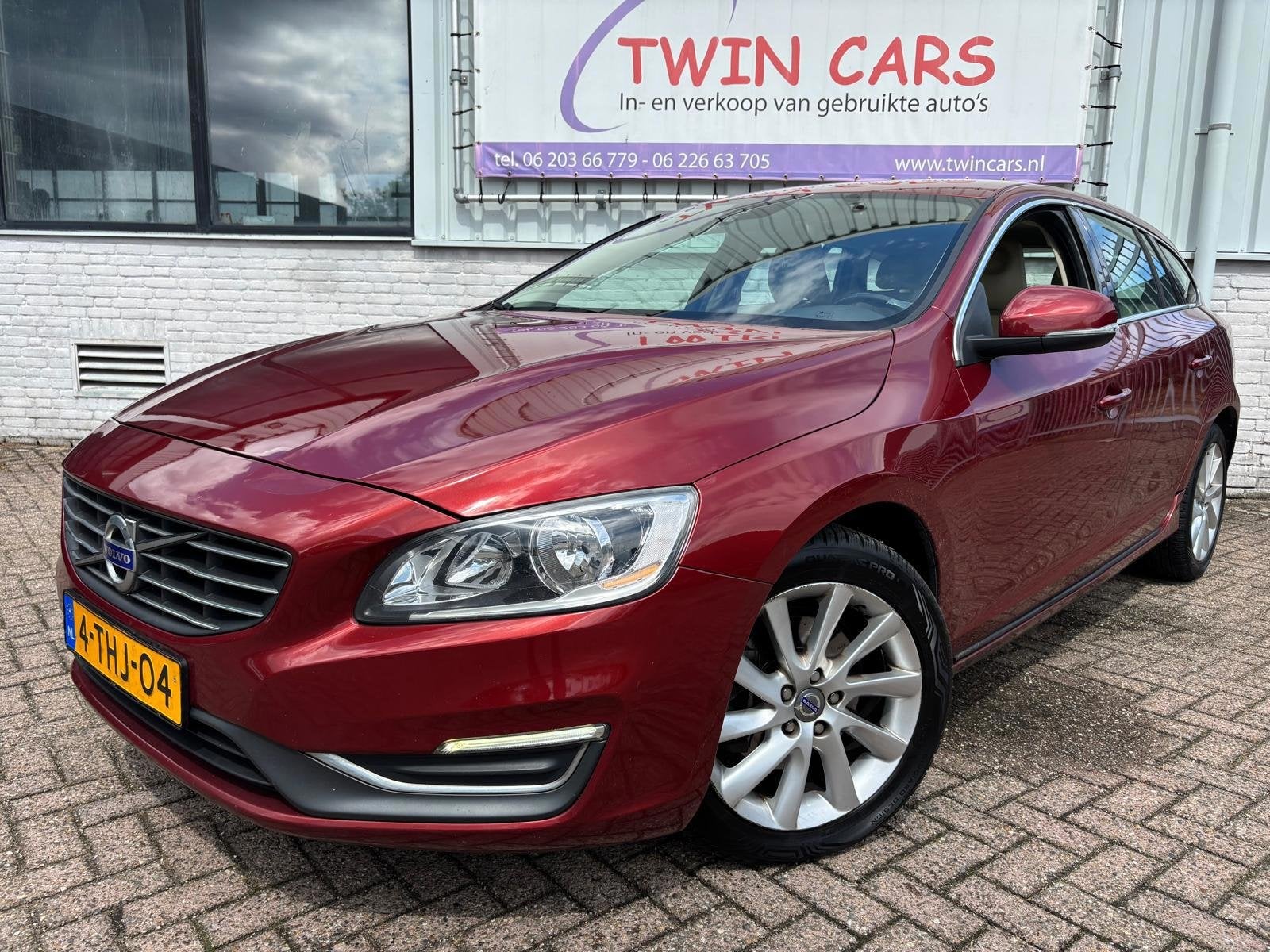 Volvo V60 1.6 T3 Summum, Voorwielaandrijving, Gebruikt, 4 cilinders, 150 pk