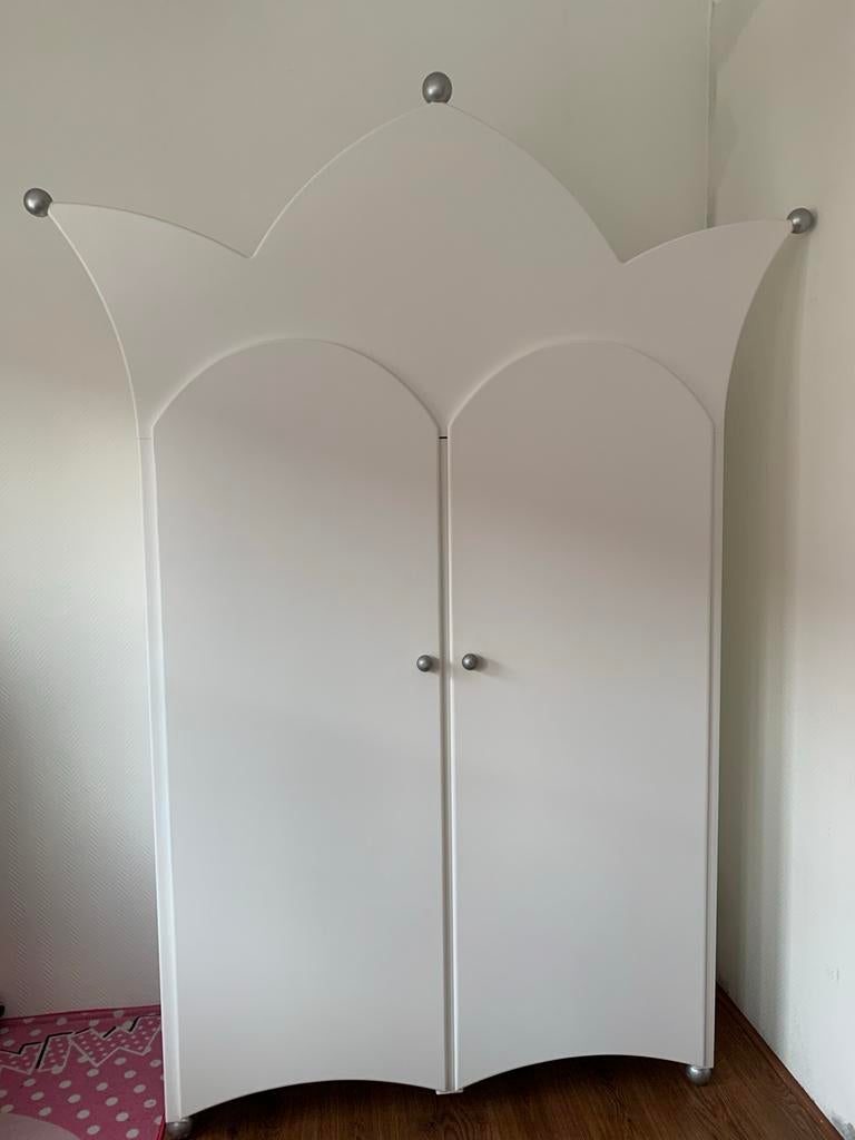 Kroonkast kledingkast kinderkamer witte kast met kroon, Ophalen, Gebruikt, Kast, 50 tot 70 cm