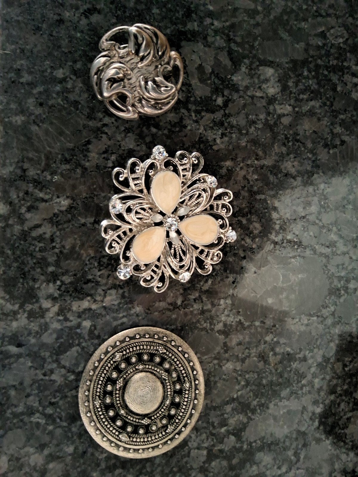 Set van 3 Broches: Bloem, Abstract & Vintage Stijl, Overige materialen, 4 tot 7 cm, Gebruikt, Ophalen of Verzenden