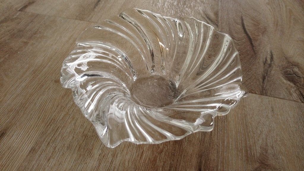 Prachtige oude Art Deco glazen schaal, gedraaid glas., Ophalen of Verzenden