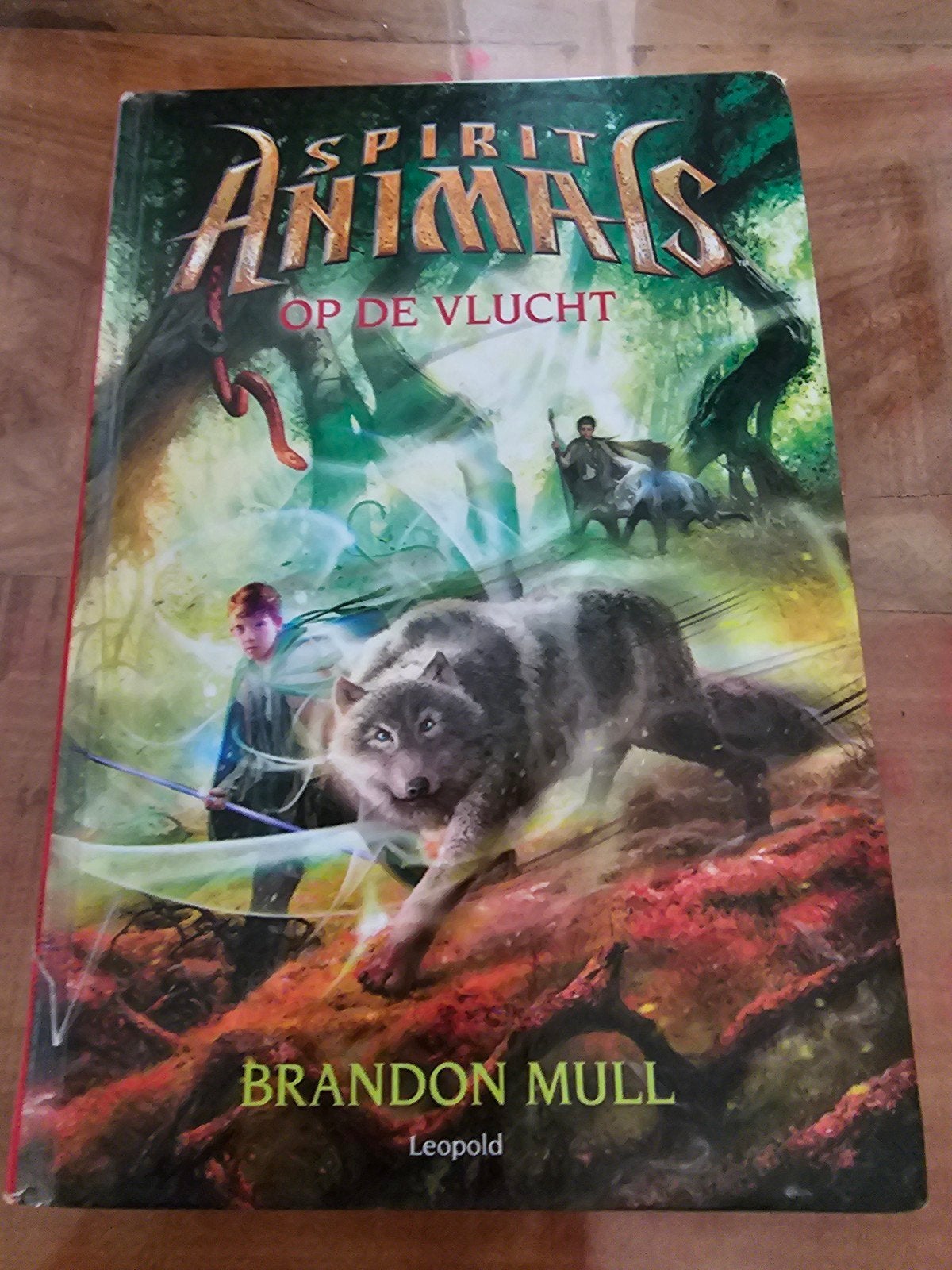 Spirit Animals: Op de Vlucht - Brandon Mull (Leopold), Boeken, Ophalen of Verzenden, Gelezen, Brandon Mull, Fictie