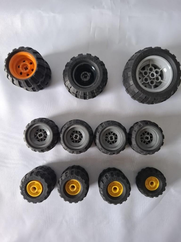 Lego wielen velgen banden onderdelen, Ophalen of Verzenden, Gebruikt, Losse stenen, Lego