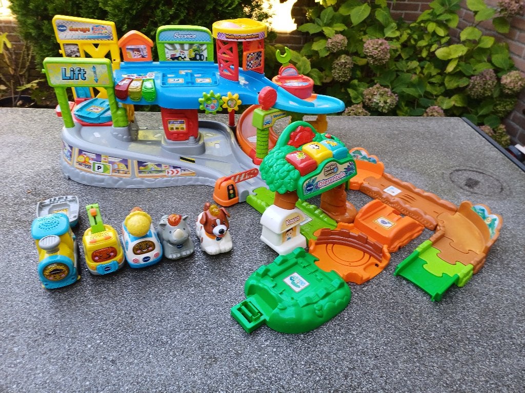 Speelgoed Toet Toet garage, extra onderdelen en auto's, Kinderen en Baby's, Speelgoed | Vtech, Ophalen, Gebruikt, 2 tot 4 jaar