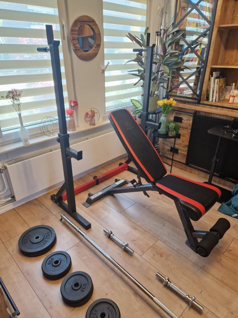 squatrek bankje halterstang dumbels en ijzr gewichten, Ophalen, Zo goed als nieuw, Fitnessbank