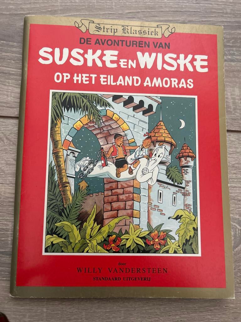Suske en Wiske - Op het eiland Amoras (Strip Klassiek), Boeken, Stripboeken, Eén stripboek, Ophalen of Verzenden, Gelezen