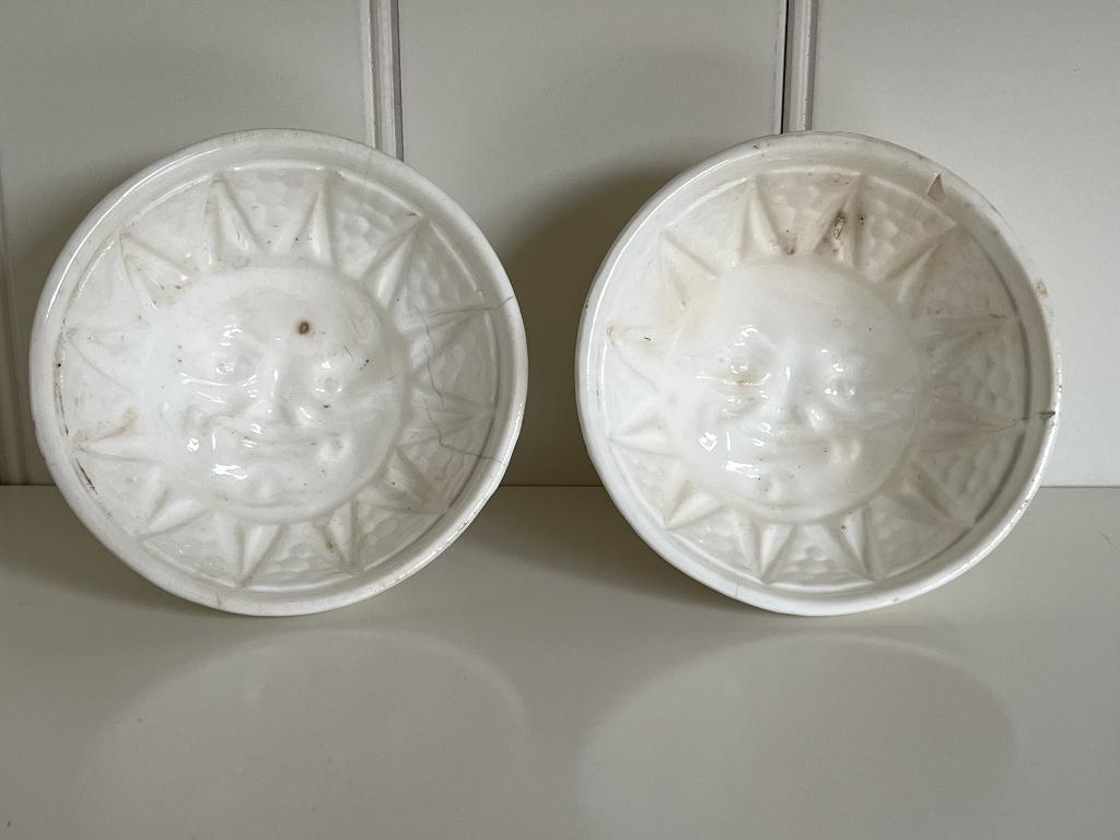 Twee ronde antieke puddingvormen van Roesler, Ophalen of Verzenden
