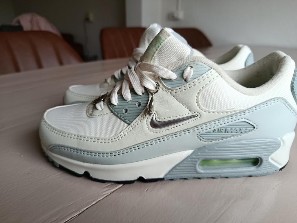 Nieuwe dames Nike air max, Kleding | Dames, Schoenen, Ophalen of Verzenden, Nieuw, Sneakers of Gympen
