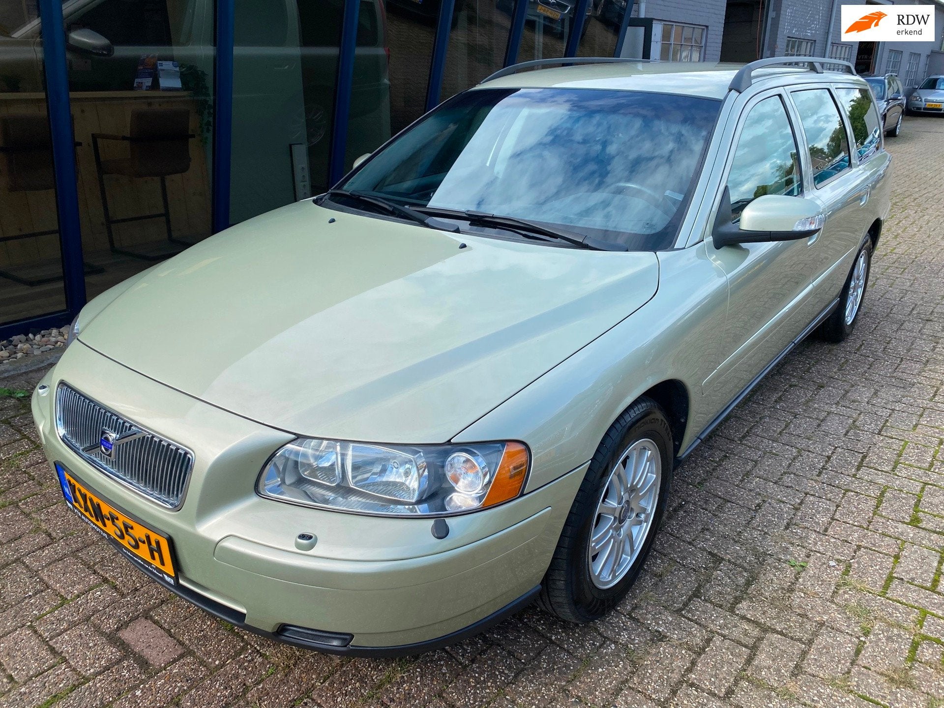 Volvo V70 2.4 Edition Classic 170PK Youngtimer, Auto's, Voorwielaandrijving, Dealer onderhouden, Gebruikt, Zwart