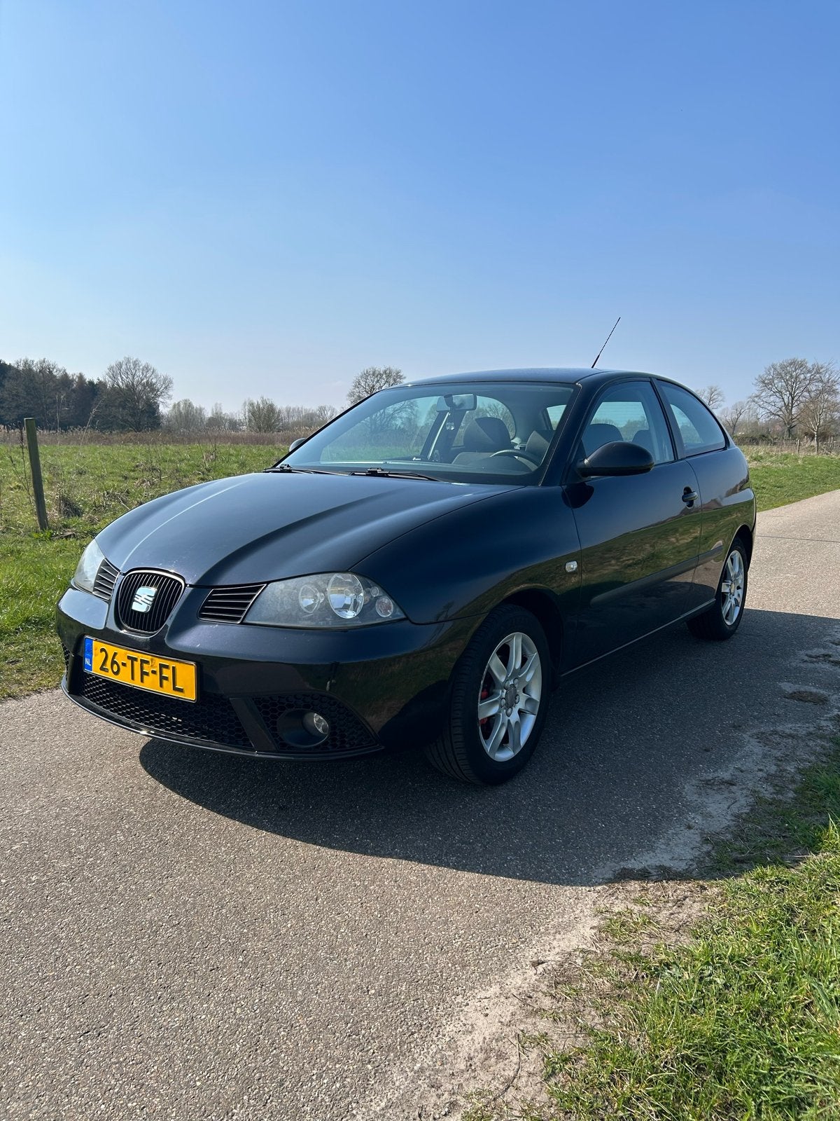 Seat Ibiza 1.4 2006 Zwart, Auto's, Seat, Voorwielaandrijving, 40 €/maand, 4 cilinders, Origineel Nederlands