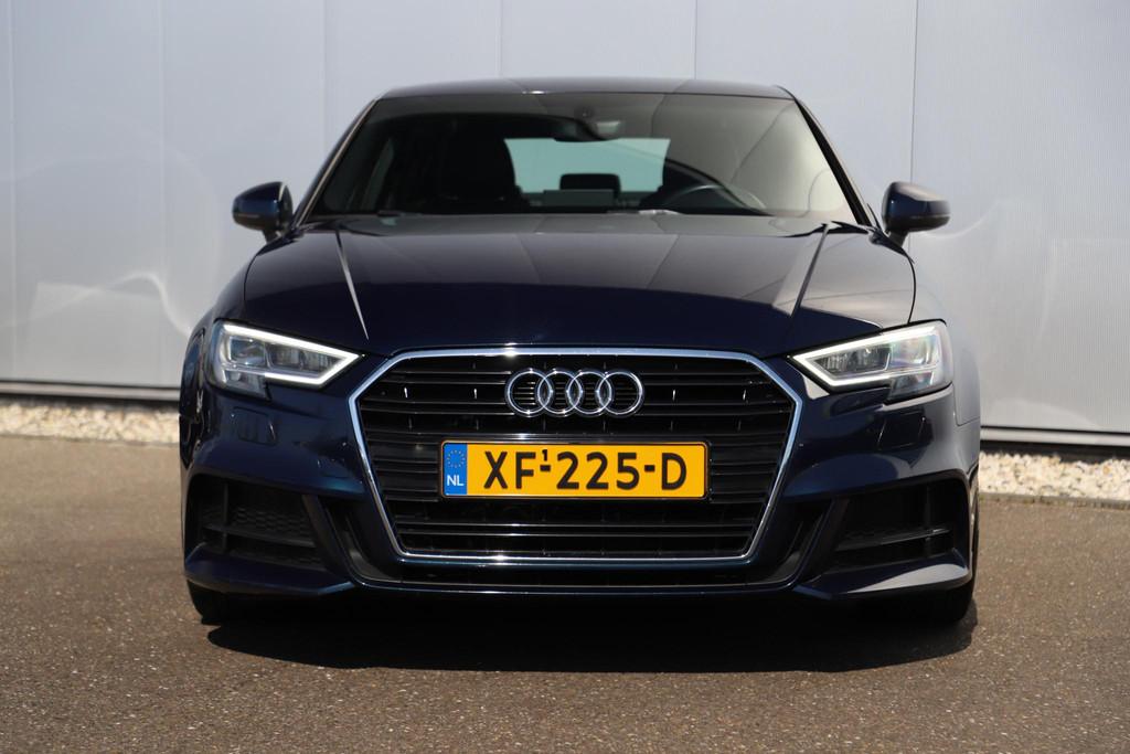Audi A3 Limousine 35 TFSI CoD Sport S Line Edition Automaat, Auto's, Audi, 4 cilinders, Blauw, Leder en Stof, Origineel Nederlands