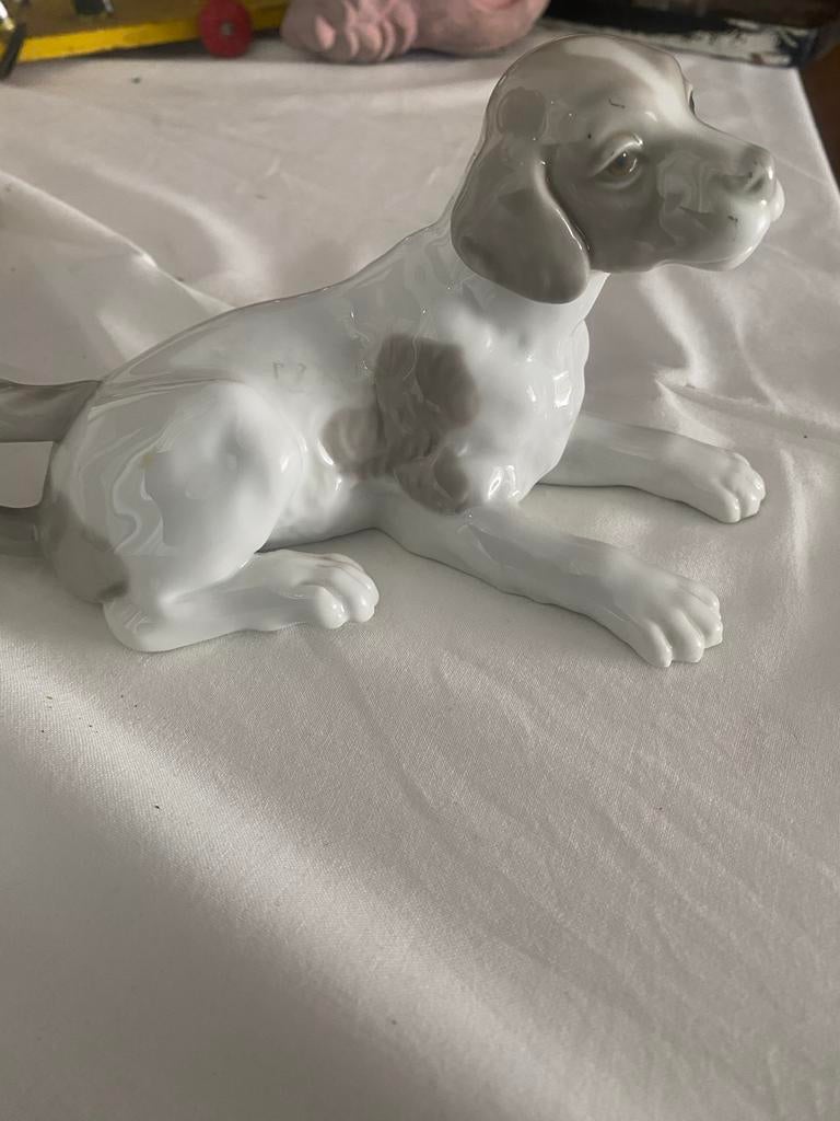 NAO Lladró por DAISA porcelainen hond beeldje, Verzamelen, Beelden en Beeldjes, Ophalen of Verzenden, Zo goed als nieuw, Dier
