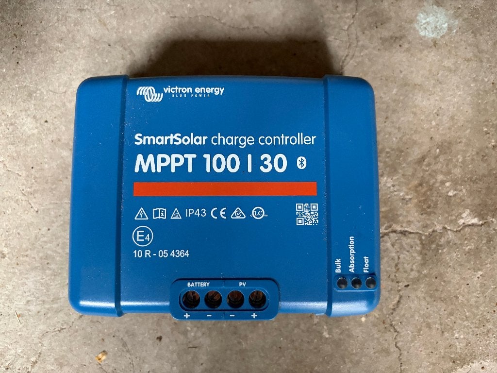 Nieuwe Victron BlueSolar MPPT 100/30 Laadcontroller, Ophalen, Nieuw