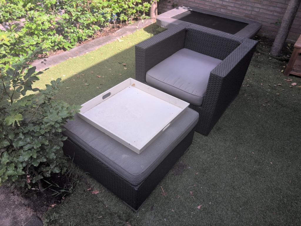 Comfortabele lounge stoel met hocker - Wicker, Tuin en Terras, 2 zitplaatsen, Gebruikt, Stoel, Ophalen of Verzenden