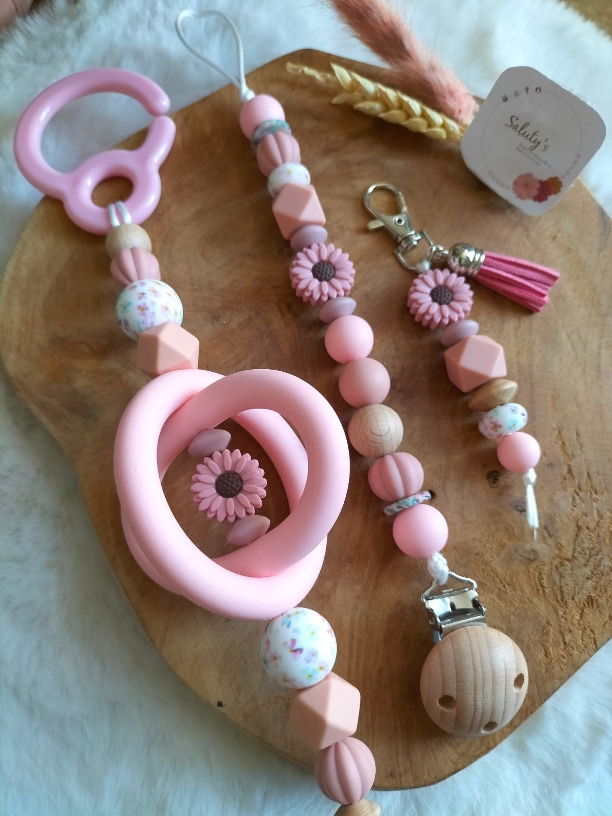(Kraam)cadeauset Wagenhanger Speenkoord & Tashanger 🌸, Kinderen en Baby's, Kraamcadeau, Nieuw, Ophalen of Verzenden, Saluty's kinder- en kraamcadeaus