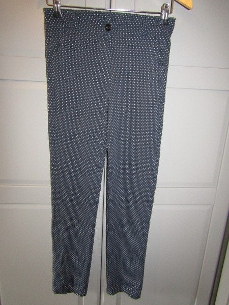 G823 Iz Naiz mt M broek donkerblauw wit polkadots stretch, Kleding | Dames, Iz Naiz, Zo goed als nieuw, Maat 36 (S), Lang