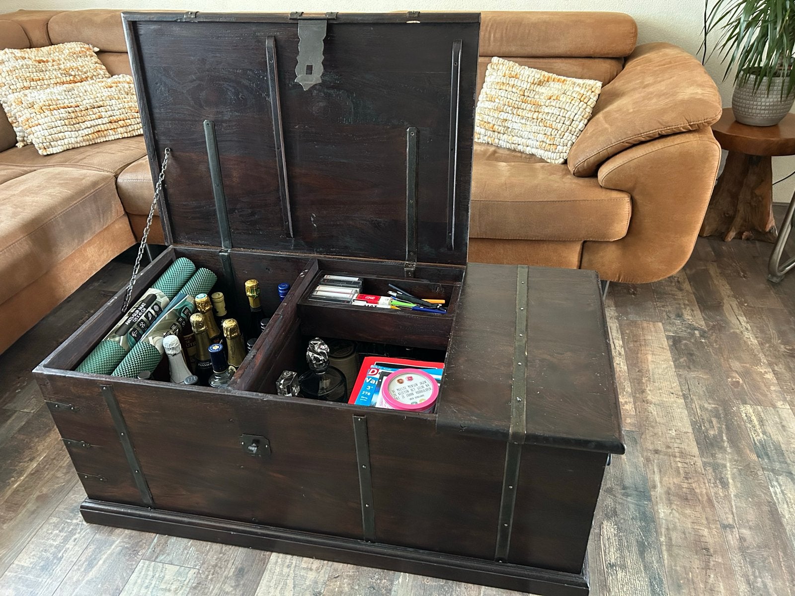 Vintage houten kist/salontafel met wijnrek, Ophalen, Gebruikt, 5 tot 15 flessen, 5 – 50