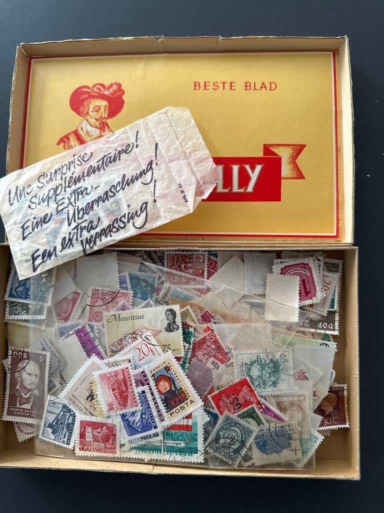 Verzameling postzegels in doos - Wereldwijd, Ophalen of Verzenden, Na 1940, Gestempeld