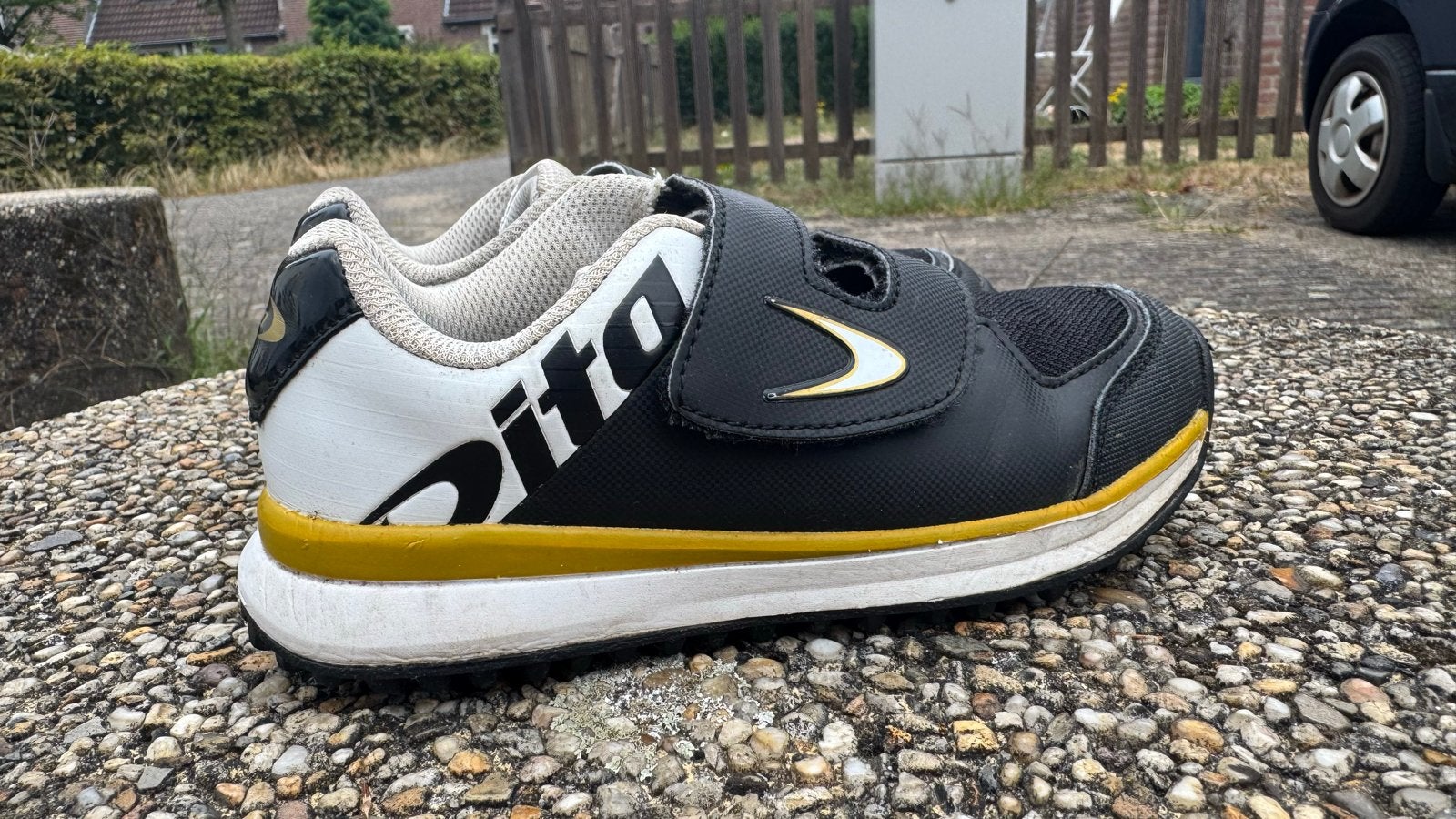 Dita hockeyschoenen voor kinderen - Maat 31, Ophalen of Verzenden, Zo goed als nieuw, Jongen of Meisje, Sportschoenen