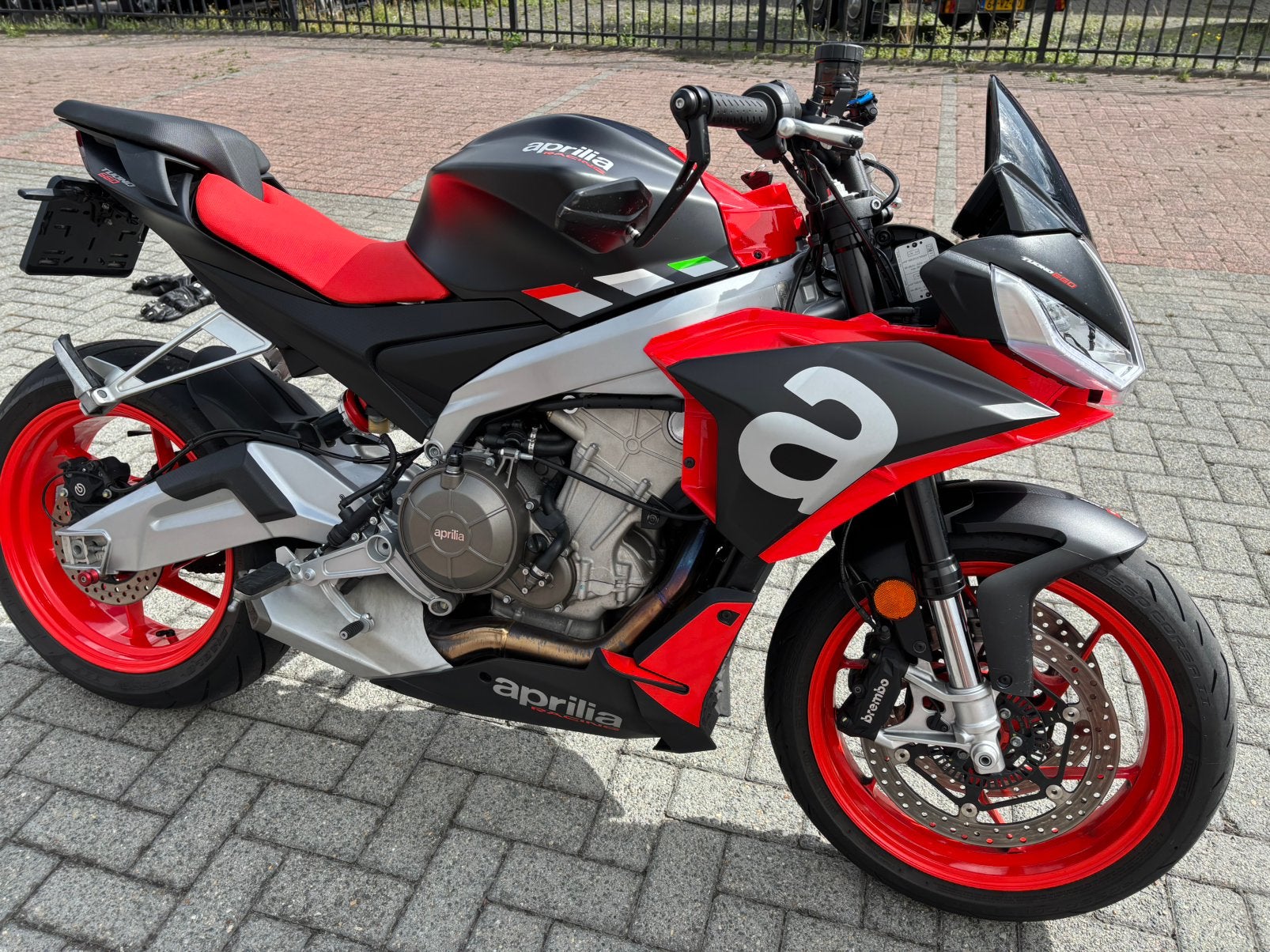 Aprilia tuono 660, Particulier, Naked bike