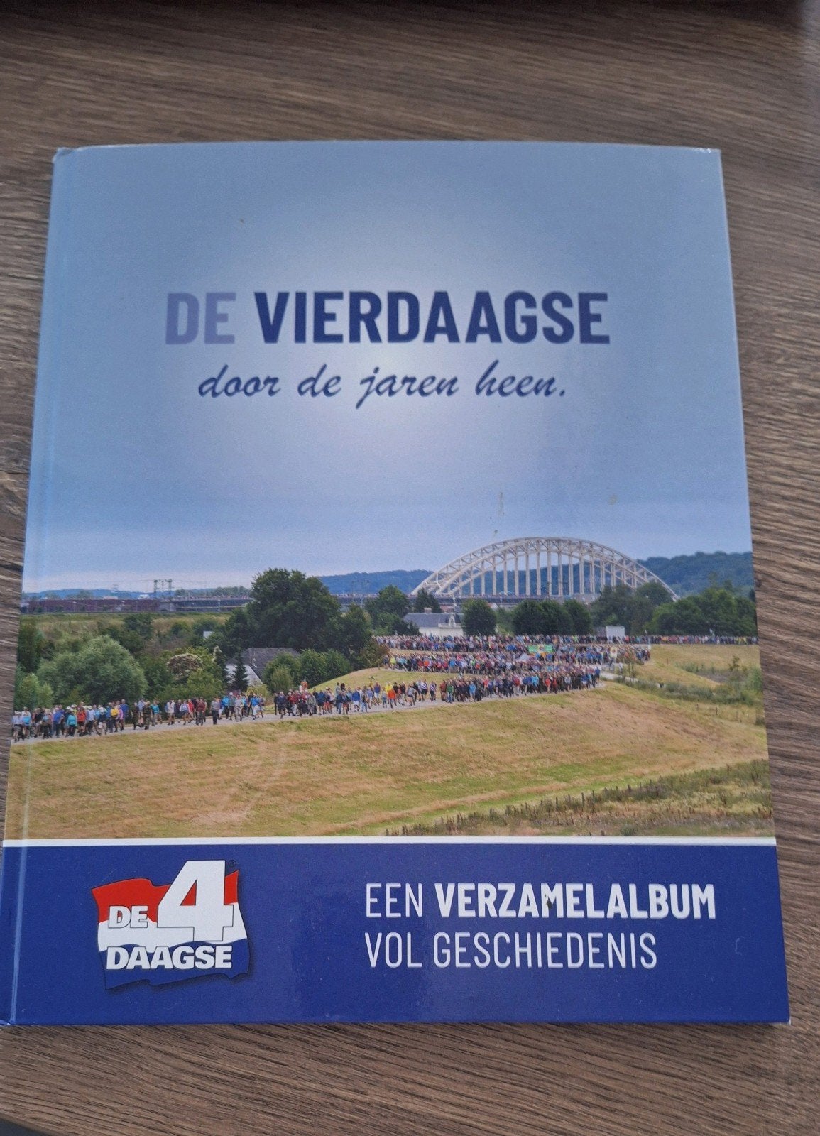 Vierdaagse Collectors Item | Stickerboek |Door de Jaren Heen, Ophalen of Verzenden, Zo goed als nieuw, Meerdere stickers