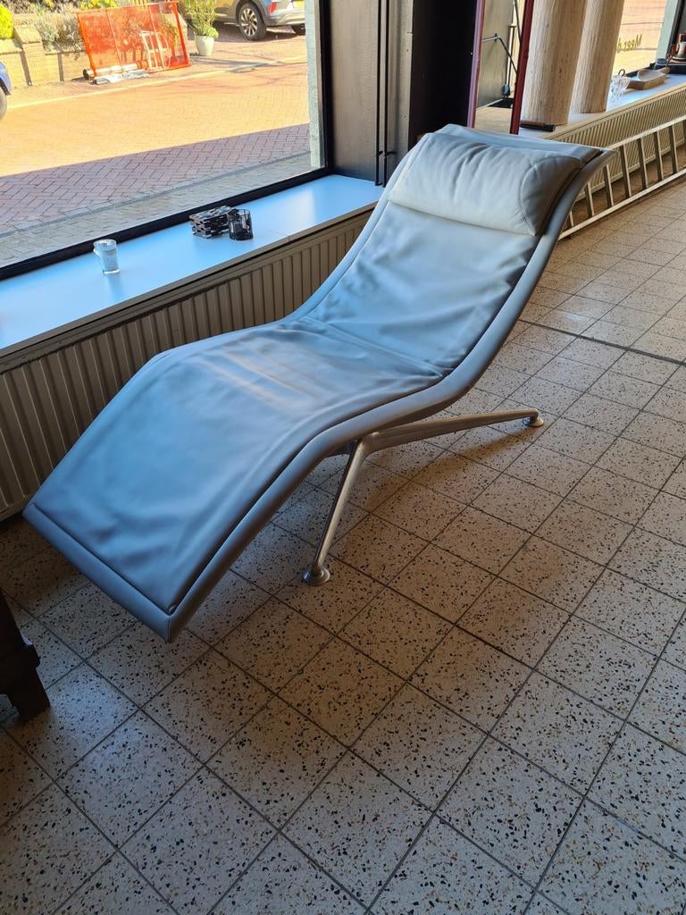 Poltrona Frau bank/chaisse longue, grijs leer en beweegbaar, Huis en Inrichting, Ophalen, 75 tot 100 cm, Leer