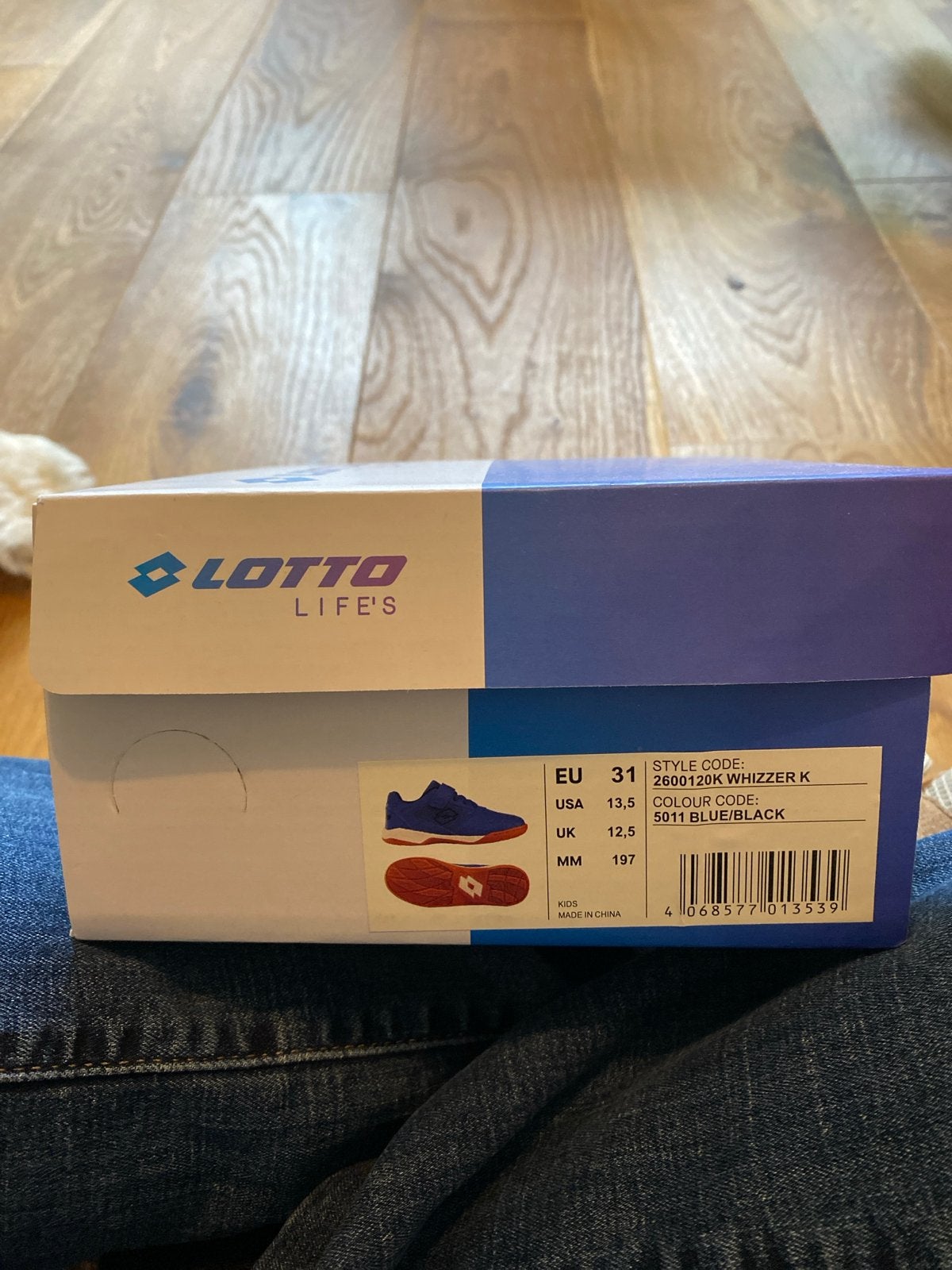 Lotto Indoor Sportschoenen Blauw Maat 31 - Nieuw, Ophalen of Verzenden, Nieuw, Jongen of Meisje, Sportschoenen