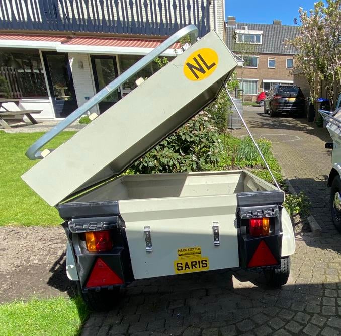 Saris aanhangers / bagagewagens te huur