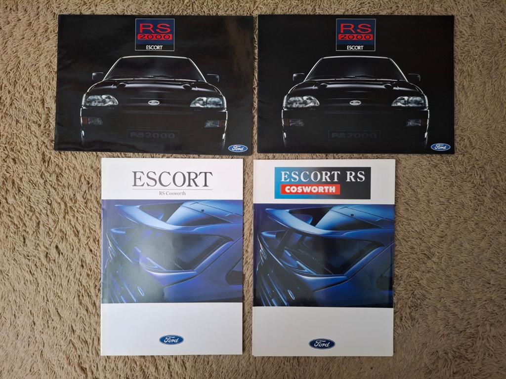 Lot autofolders Ford Escort mk5 RS 2000/RS Cosworth, Verzenden, Gelezen, Ford