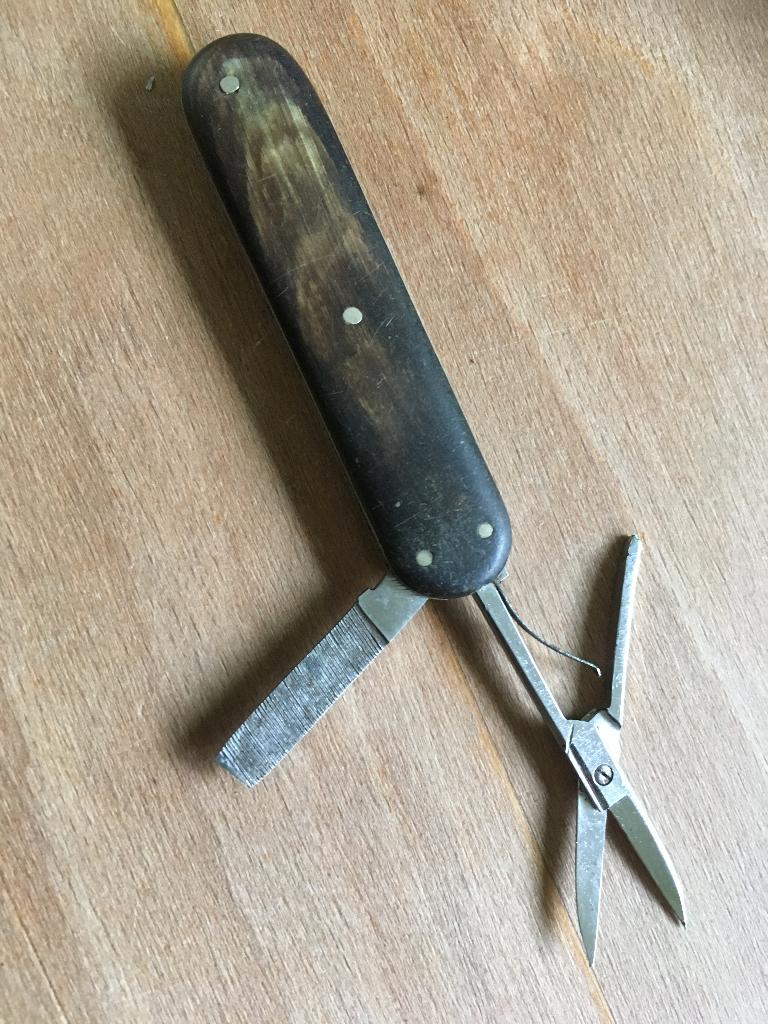 vintage "zakmes" buffelhoorn met schaartje en vijl, Ophalen of Verzenden, Gebruikt