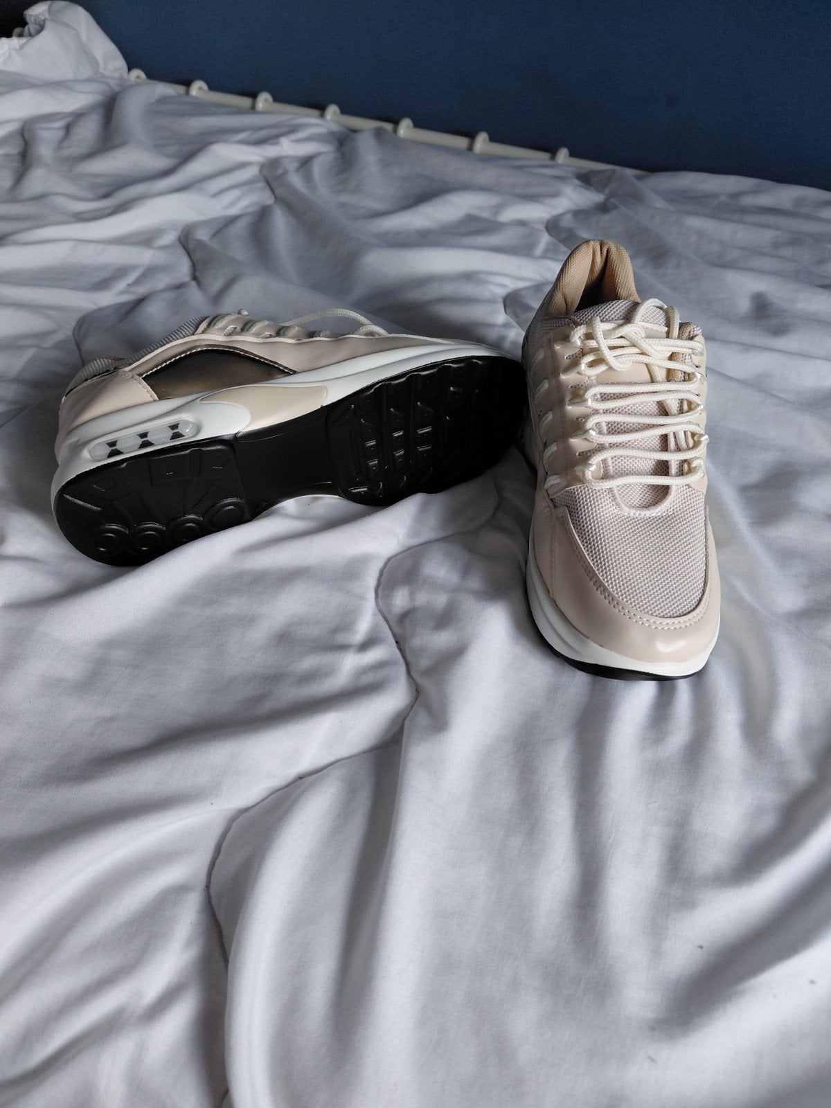 schoenen maat 40, Kleding | Dames, Schoenen, Beige, Nieuw, Ophalen of Verzenden, Sneakers of Gympen