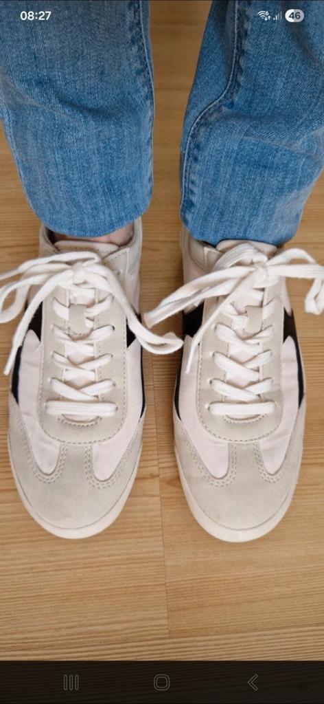 Leuke sneakers 38 stradavarius, Kleding | Dames, Schoenen, Zo goed als nieuw, Sneakers of Gympen, Wit, Ophalen of Verzenden