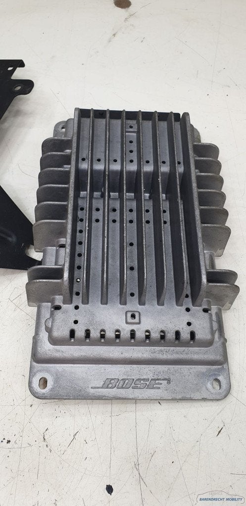 Audio versterker Bose A4 B6 Audi 8H0035223B origineel gebrui, Gebruikt, AUDI AG, Auto-Union-Strasse 1
85045  Ingolstadt, DE, Kundenbetreuung@audi.de