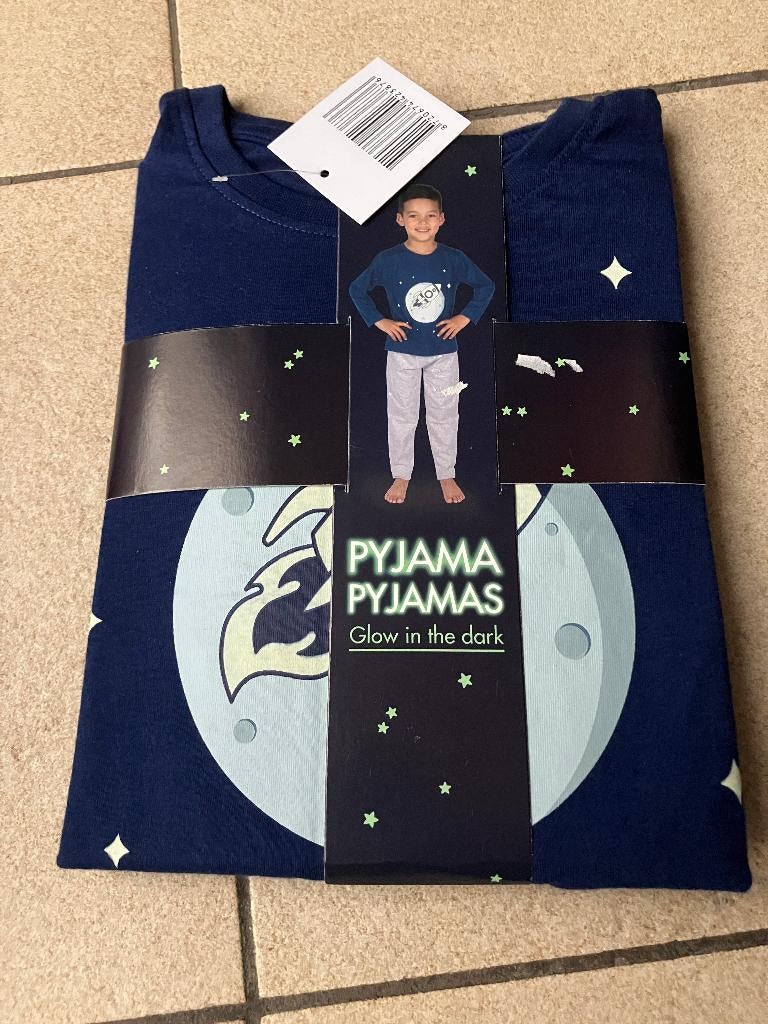 Nieuwe Blauwe Glow in the dark pyjama 'raket' - Maat 110/116, Kinderen en Baby's, Kinderkleding | Maat 110, Ophalen of Verzenden